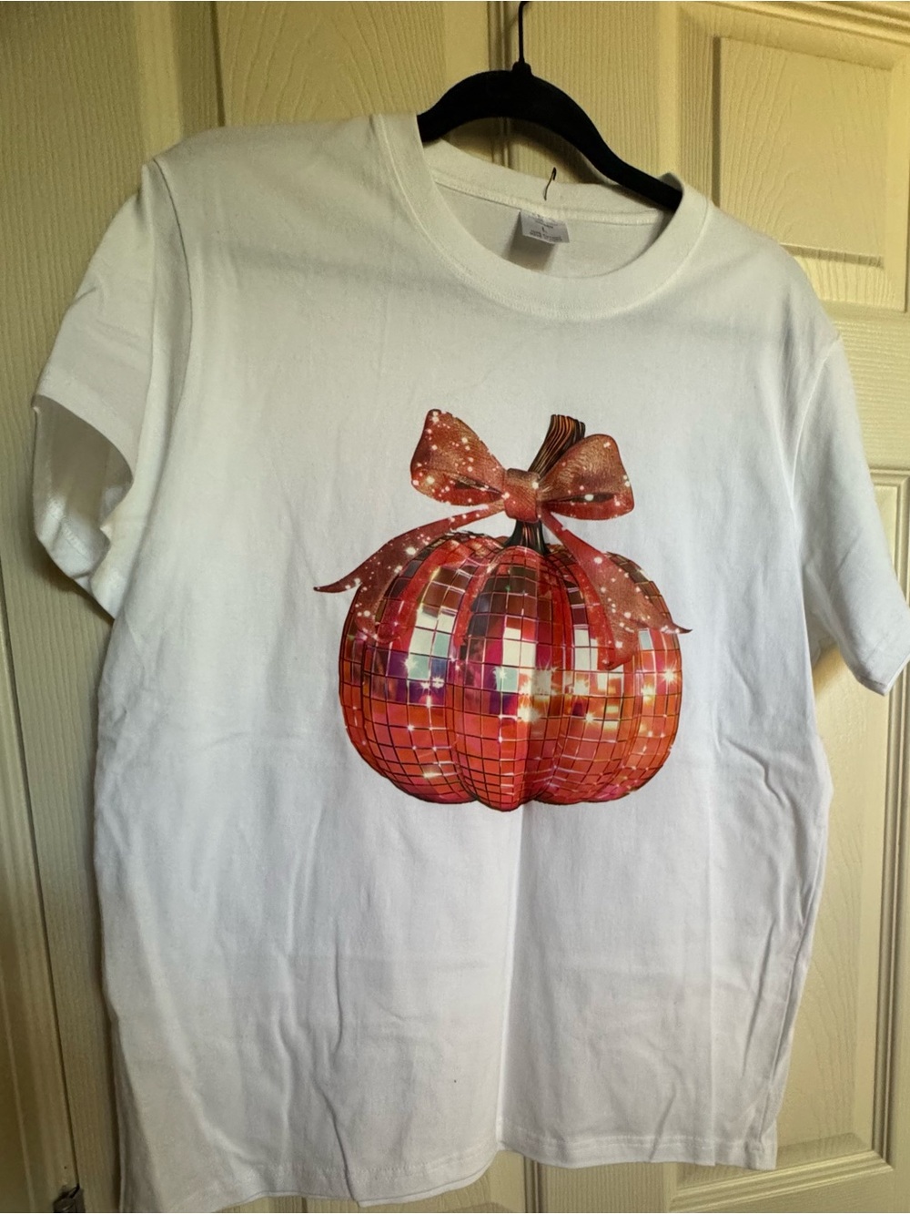 NWT White Cotton Tee with Shiny Orange Pumpkin Graphic, XL